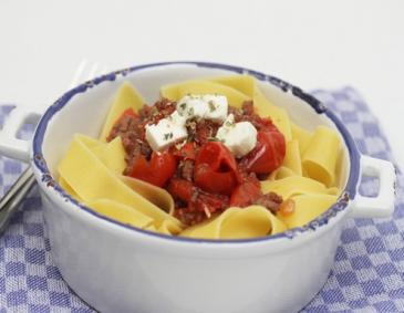 Pasta mit Lamm-Faschiertem und Schafskäse