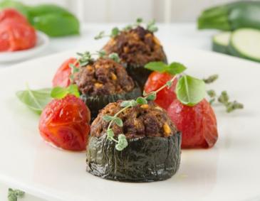 Zucchini mit faschierter Füllung aus der Heißluftfritteuse Zucchini mit faschierter Füllung aus der Heißluftfritteuse