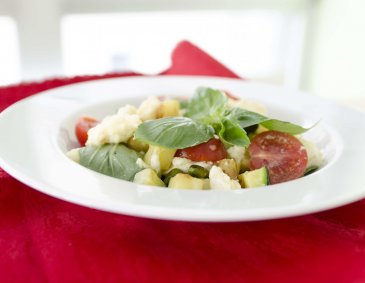 Zucchini-Salat mit Mozzarella Zucchini-Salat mit Mozzarella
