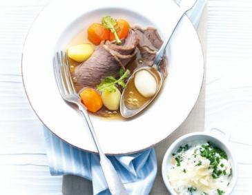 Tafelspitz mit Apfel-Kren-Sauce aus dem Dampfgarer