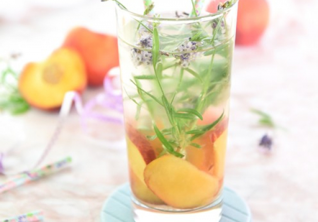 Infused Water Pfirsich Rezept