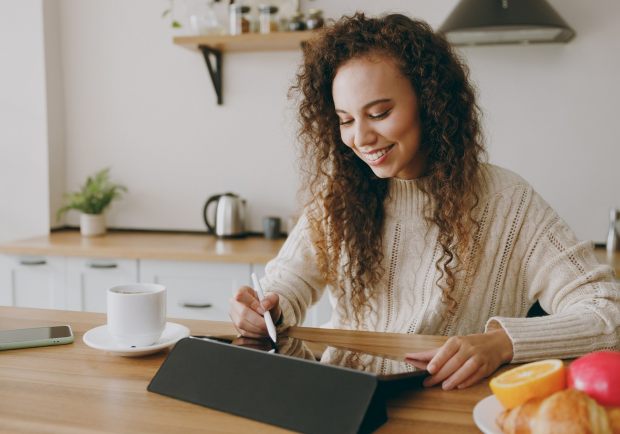 Foto "Tablet" für Artikel "Tastings zuhause: 9 Tipps für gutes Gelingen"